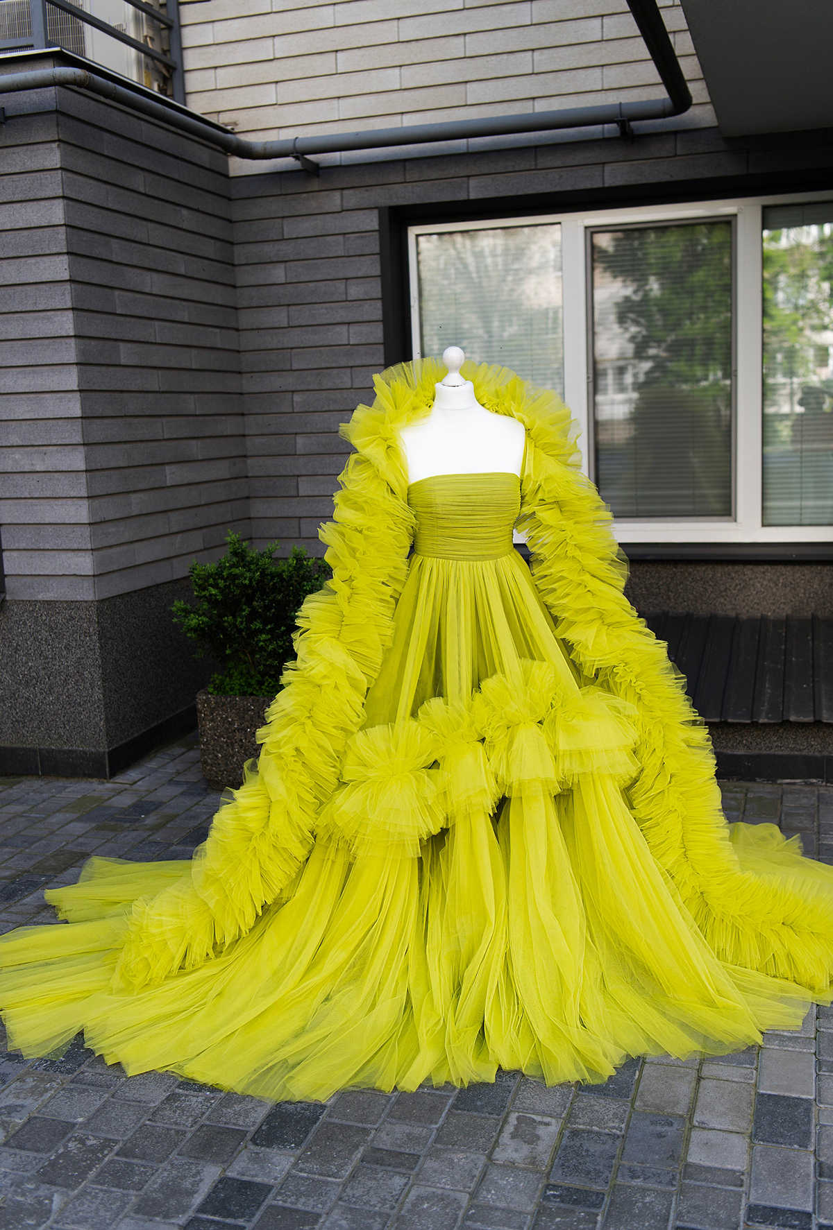 Two Pieces A-Line Prom Dresses Strapless Long Sleeve Sweep Train Ruffles Pick-ups Tiered Celebrity Evening Dresses Plus Size Custom Made L24656