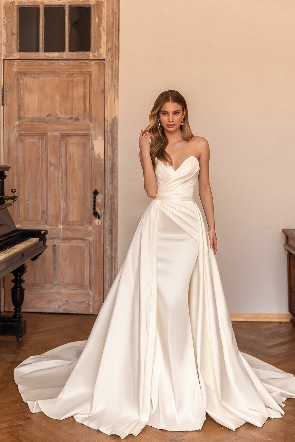 2024 Exquisite Satin Off Shoulder Sleeveless Sweetheart 2 In 1 Mermaid Wedding Dresses Ruched Pleats Trumpet Bridal Gowns New Arrival With Removable T