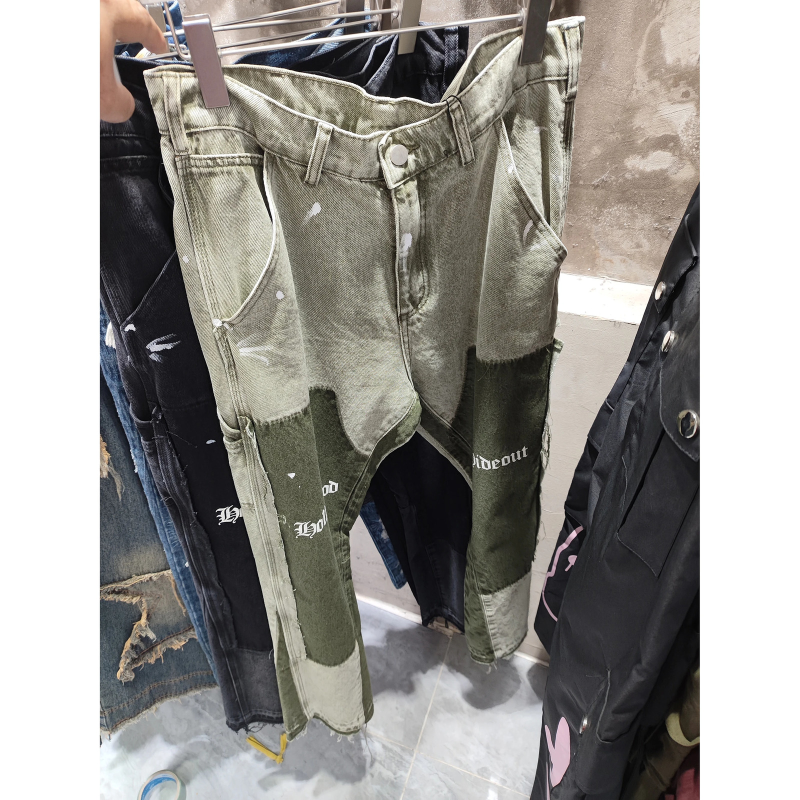 Vintage Distressed Graffiti Mens Flared Denim Jean Hip Hop Splash Ink Colorblocked Y2k Street Wear Casual Slim Fit Jean Man Pant 240428