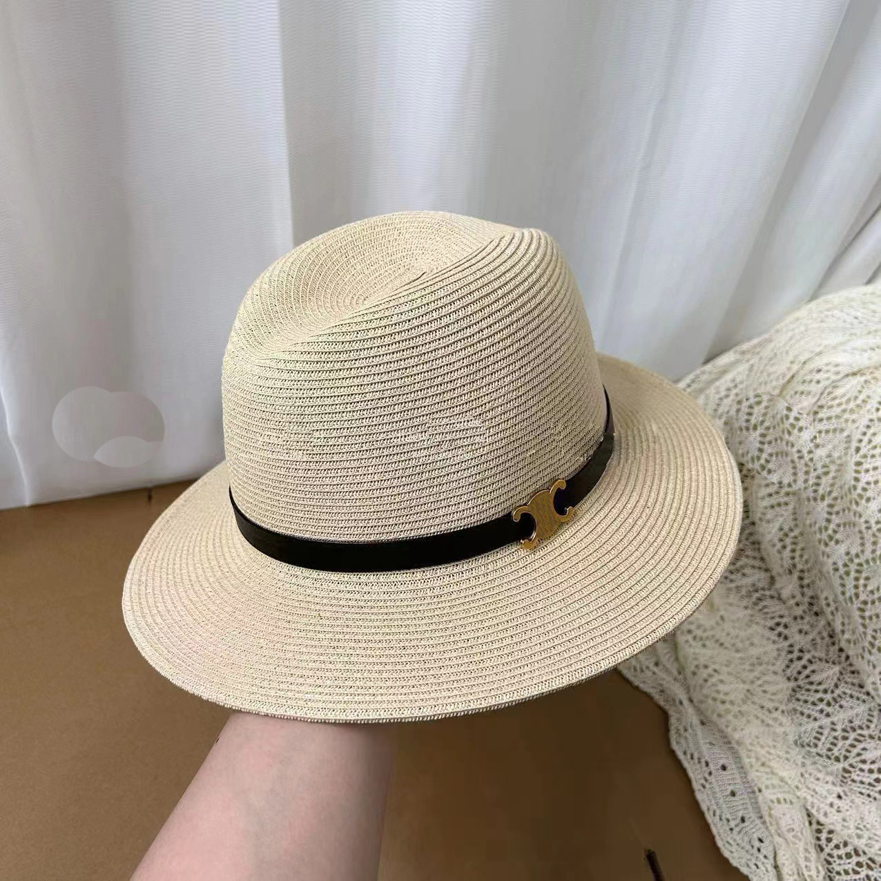 Wide Brim Hats Designer Couple Straw Hat Simple Panama Seaside Retro Womens Sun Solid Beach Bucket