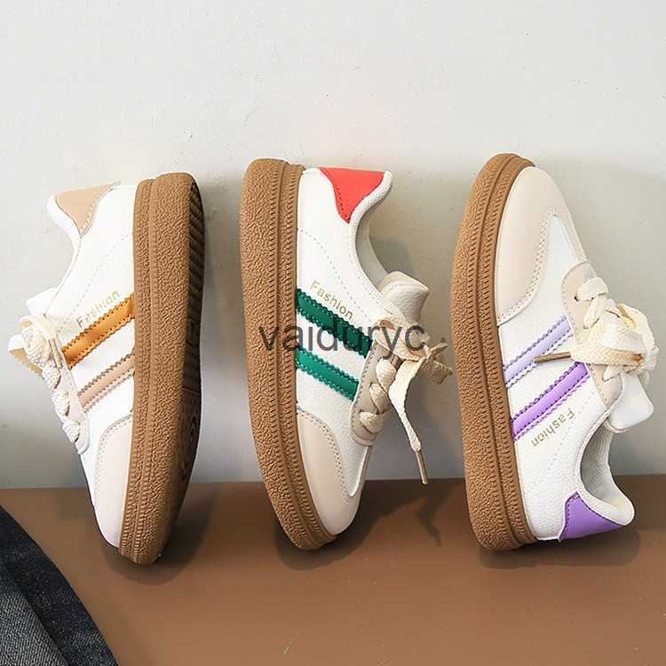 Sneakers Chaussures de formation morale Childrens Low Top Board pour garçons 2024 Spring and Automn Season Nouvelles filles Soft Sole Anti Slip C