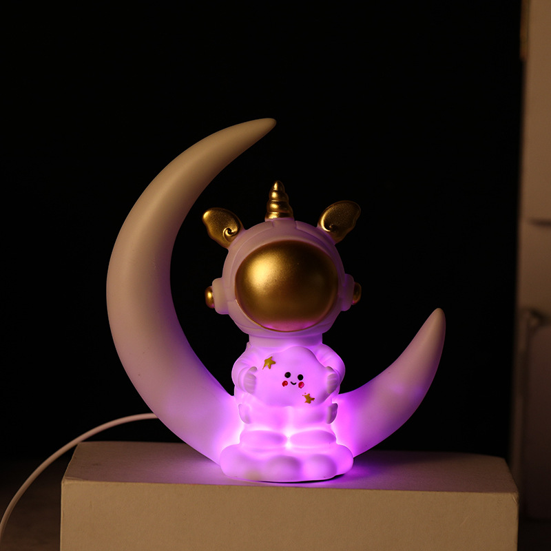 Cute Kid-Friendly Astronaut Lampshade with Cosmic Love Theme Ideal Gift for Little Explorers
