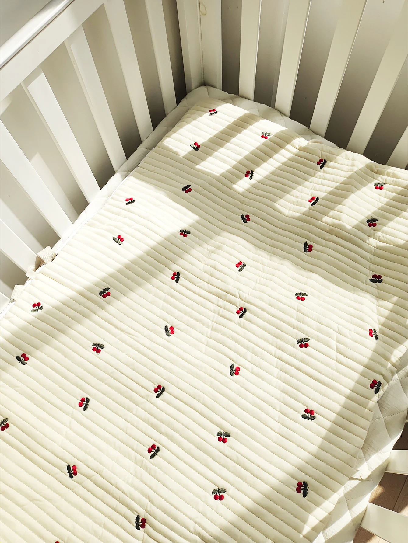 born baby embroidered cotton breathable napping pad folding portable mattress 240506
