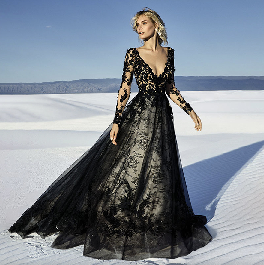 Sexy V Neck Black Lace Appliqued Long Sleeves Tulle Wedding Dresses Sweep Bride Dress Bridal Gown