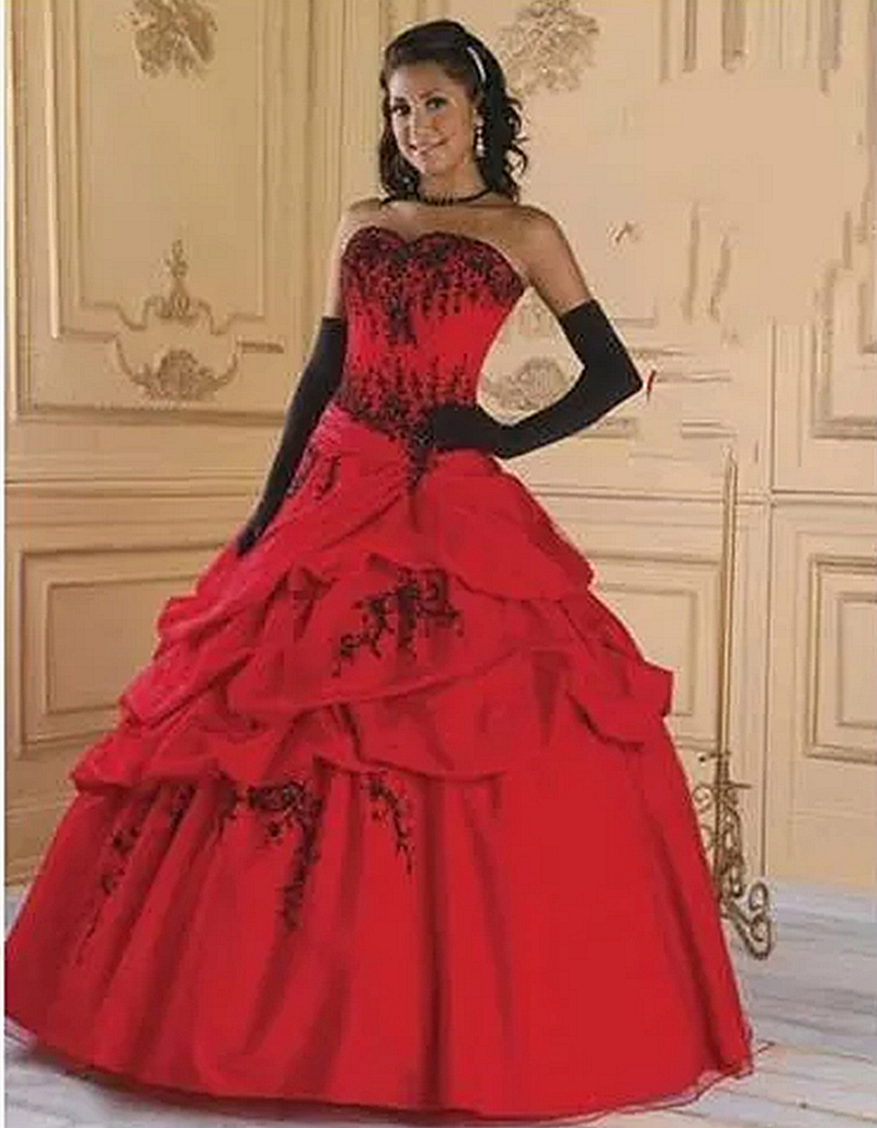 Ruched Red And Black Gothic Wedding Dresses Floor Length Sweetheart Vintage Wedding Gown Lace Appliques Sleeveless Back Lace-Up Plus Size Vestido De N