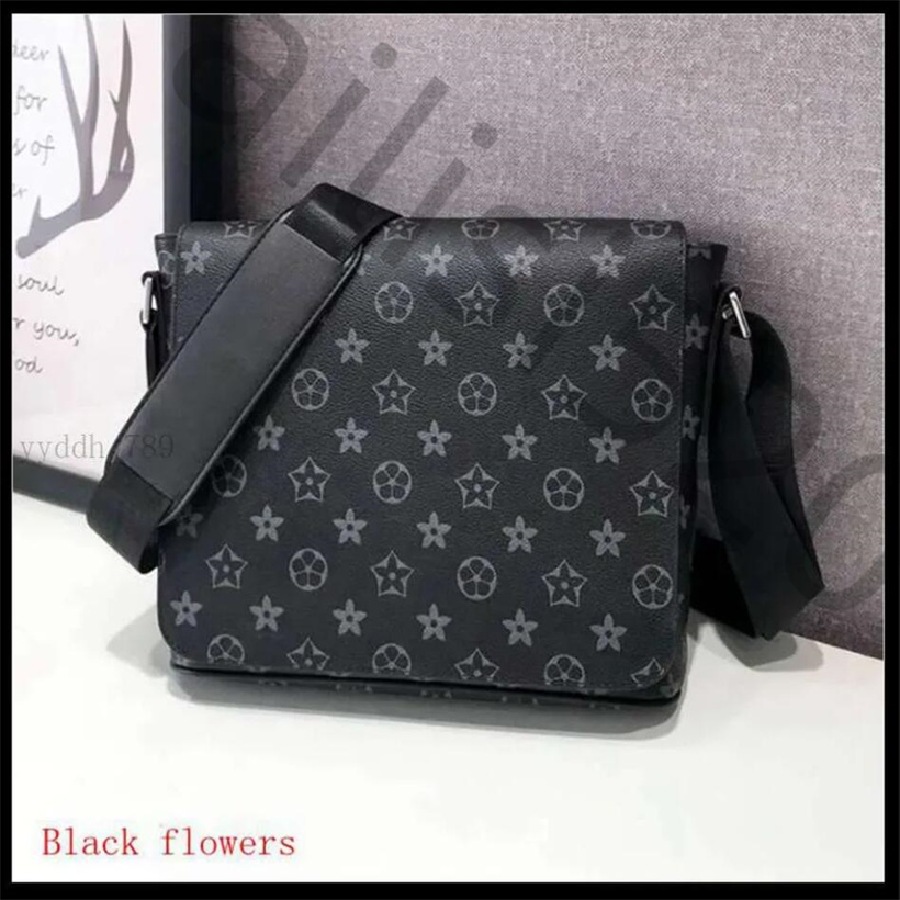 2023 Handbags Men Leather TRIO Messenger Bags Luxury Shoulder Bag Make up Bags Designer Handbag Luxurys designers Mens Shoulder Bags