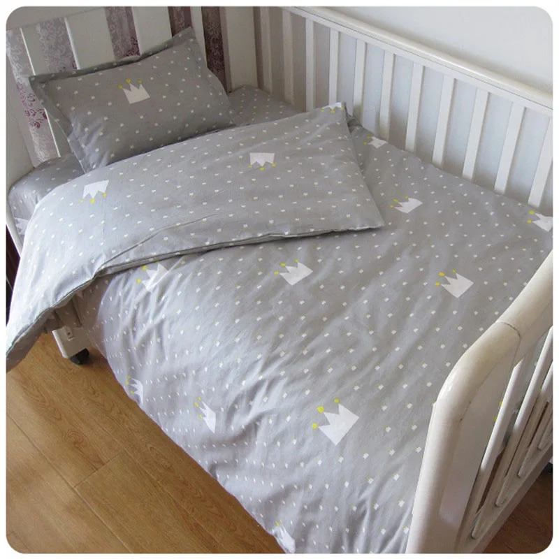 3 Pieces Baby Bedding Set Cotton Crib Bed Linen Kit Cute pattern Includes Pillowcase Bed Sheet Duvet Cover Without Filler 240429