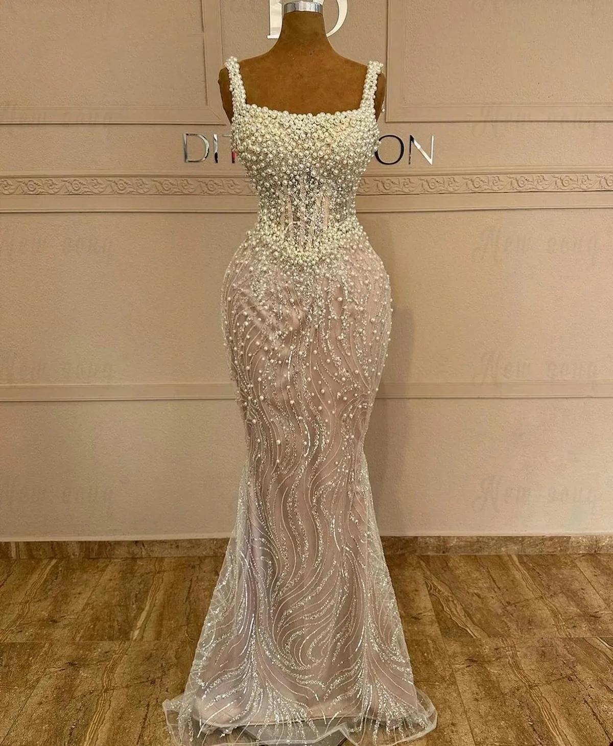 2024 Lace Mermaid Wedding Dress Sparkly Pearls | Sleeveless Trumpet Bridal Gown