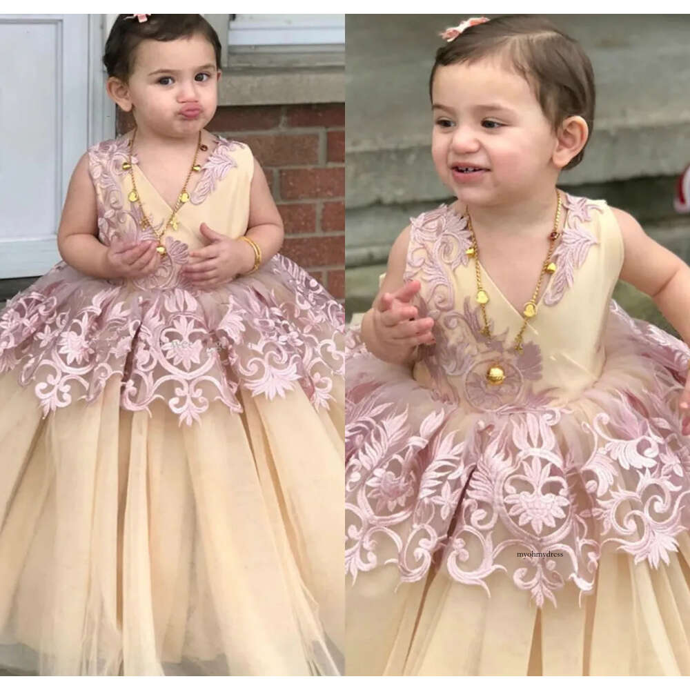 Cute 2020 Flower Dresses Lace V Neck Sleeveless Wear For Wedding Floor Length Light Yellow Girls Party Dress 0508