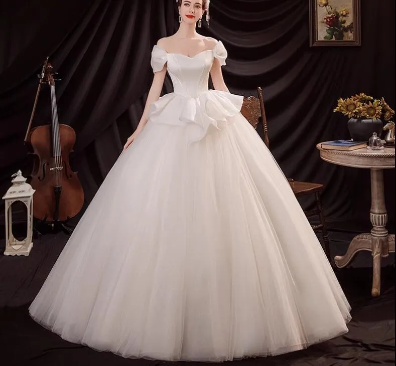 Sweetheart Cap-sleeve Tulle Ball Gown Wedding Dresses Beach Floor-length Bride Gown