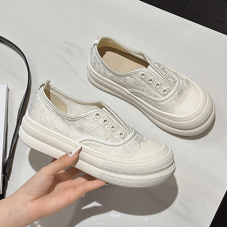 new Chinese style women's 2024 summer lazy person kic thick soled round ugly and cute big toe printed forged surface board shoes Lhshoe