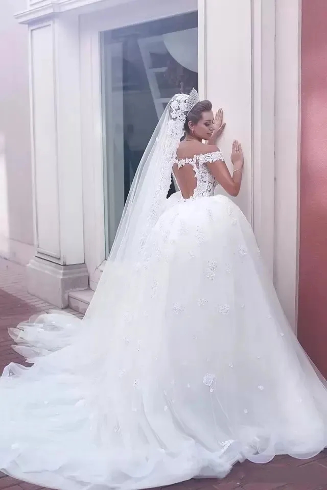 Duabi Princess A Line Wedding Dress Heart Keyhole Back Off Shoulder Ivory Tulle Bridal Gowns Lace Appliqued Chapel Vestido De