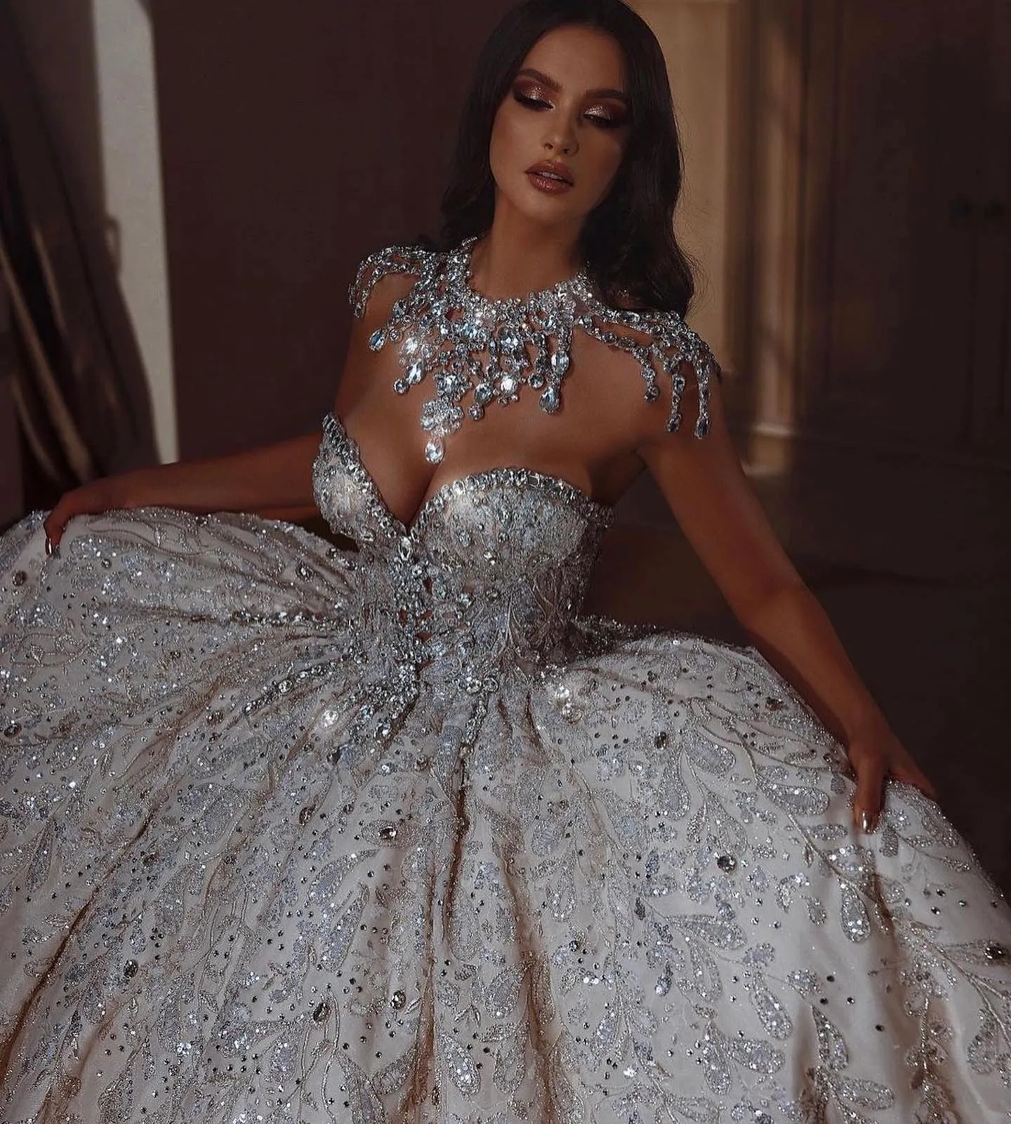 Crystal Ball Gown Dresses Sweetheart Beads Wedding Dress Rhies Vintage Designer Bridal Gowns 6660312