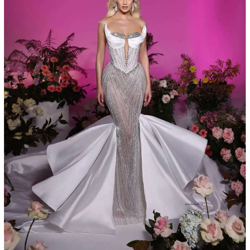 Mermaid Prom Dresses Sleeveless V Neck Appliques Sequins Beaded Floor Length Lace Diamonds Detachable Train Evening Dress Bridal Gowns Plus Size Custo