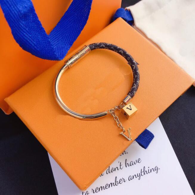 Charm Bracelets Designers Mens Womens Luxury leather Jewelry Faux Leather 18K Gold Plated Stainless steel Bracelet lady vintage pendant bracelet Wedding Gifts