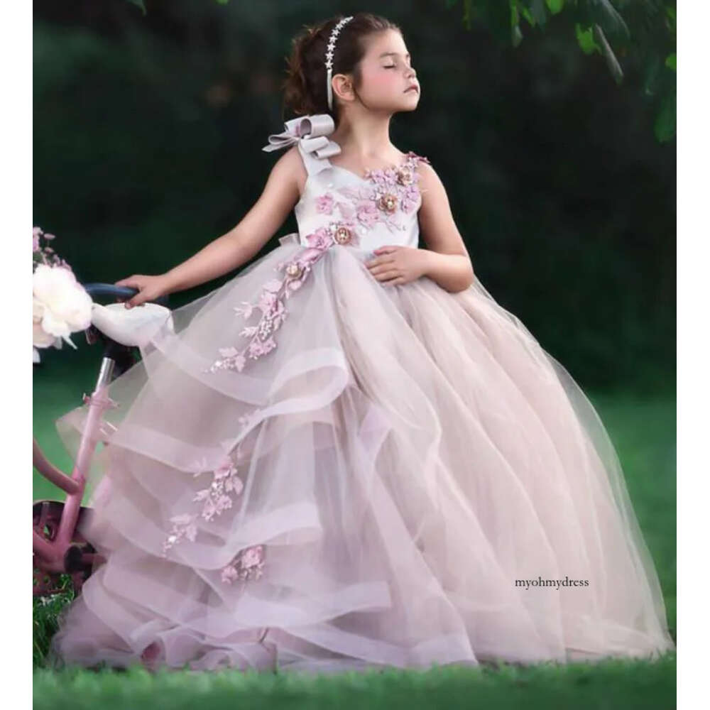 Modest Spaghetti Backless Sleeveless Hand Made Flower Pearls Bow Tiered Wedding Party Floor Length Princess Girl Dress 0508