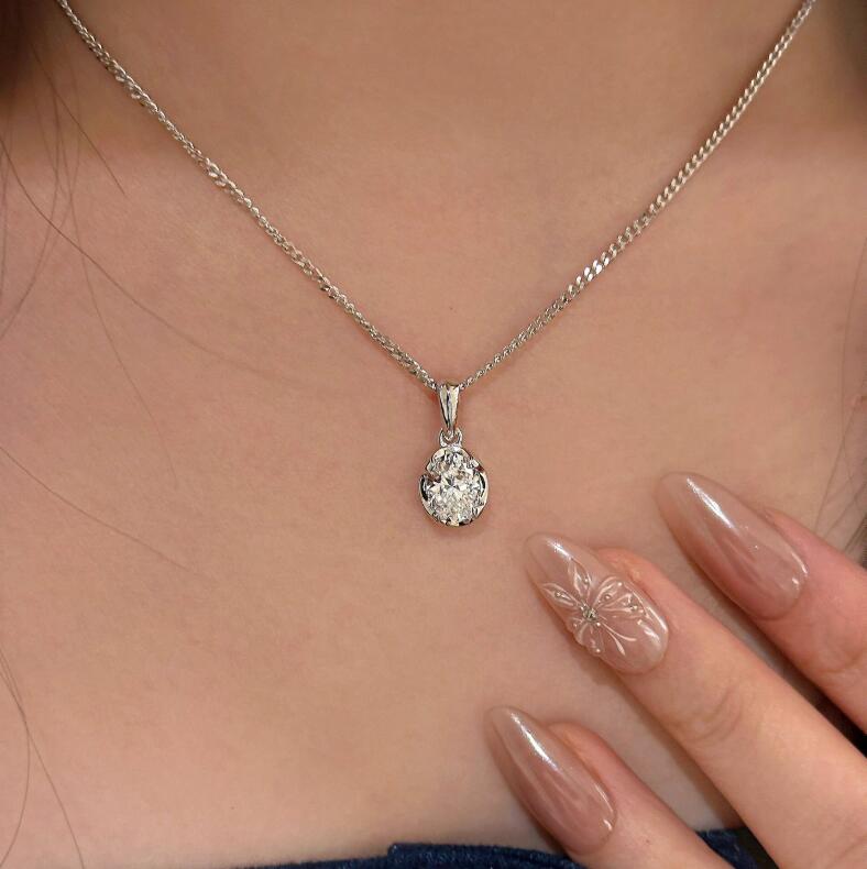 2024 Classical Top Sell Jewelry Heart Pendant Solitaire 100% 925 Sterling Silver White Moissanite Diamond Gemstones Party Women Clavicle Necklace Gift