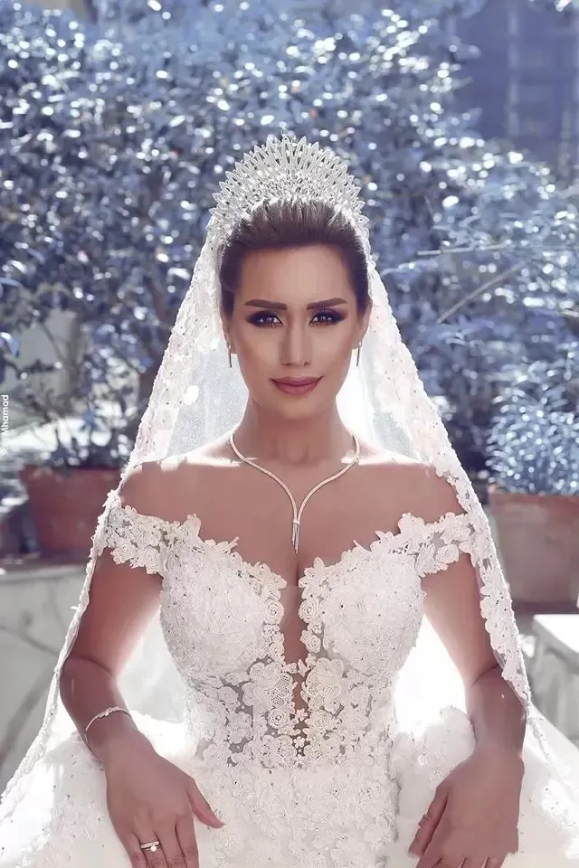 Duabi Princess A Line Wedding Dress Heart Keyhole Back Off Shoulder Ivory Tulle Bridal Gowns Lace Appliqued Chapel Vestido De