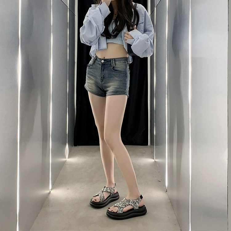 Summer Internet Red New 2024 Thick Sole Outerwear Sandals for Women's Breathable Fashion Versatile Lhshoe