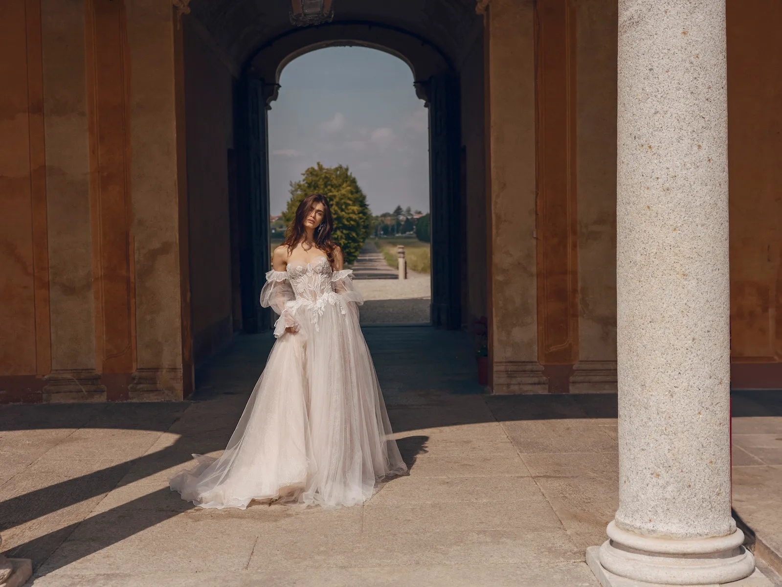 Vintage A Line 2024 Wedding Dress Tulle Lace Applique Full Long Sleeves Sweep Train Bridal Gowns