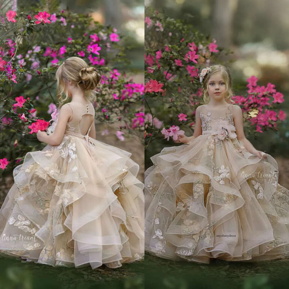 Cute 2025 Flower Girls Dresses For Wedding Multilayer 3D Flowers Appliqued Kids Formal Wear Keyhole Back Floor Length Girl's Pegeant Dress 0508
