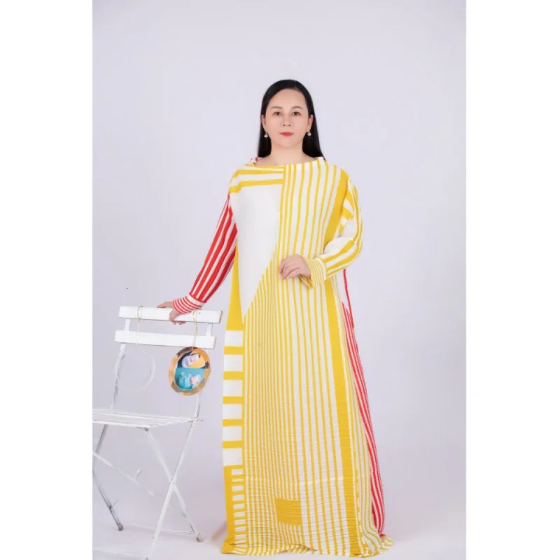 Miyake Pleated Stripe Dress Fashion Relaxed Party Temperament Long Dresses Spring and Summer Elegant Women Clothing 240429