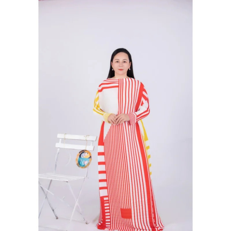 Miyake Pleated Stripe Dress Fashion Relaxed Party Temperament Long Dresses Spring and Summer Elegant Women Clothing 240429