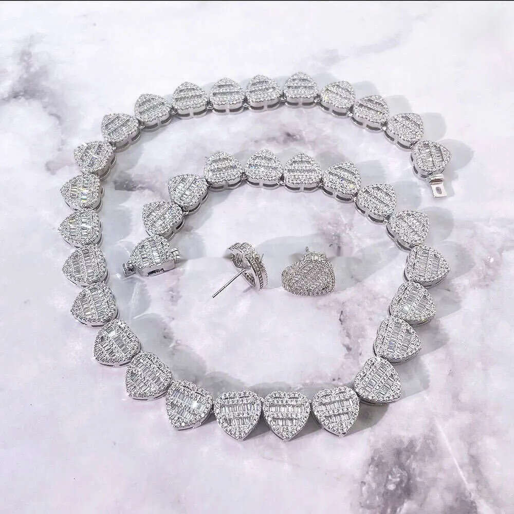 Women Heart-shaped Necklace Fine Jewelry Fashion Sier Iced Out Dia Vvs Moissanite Hip Hop Cuban Chain