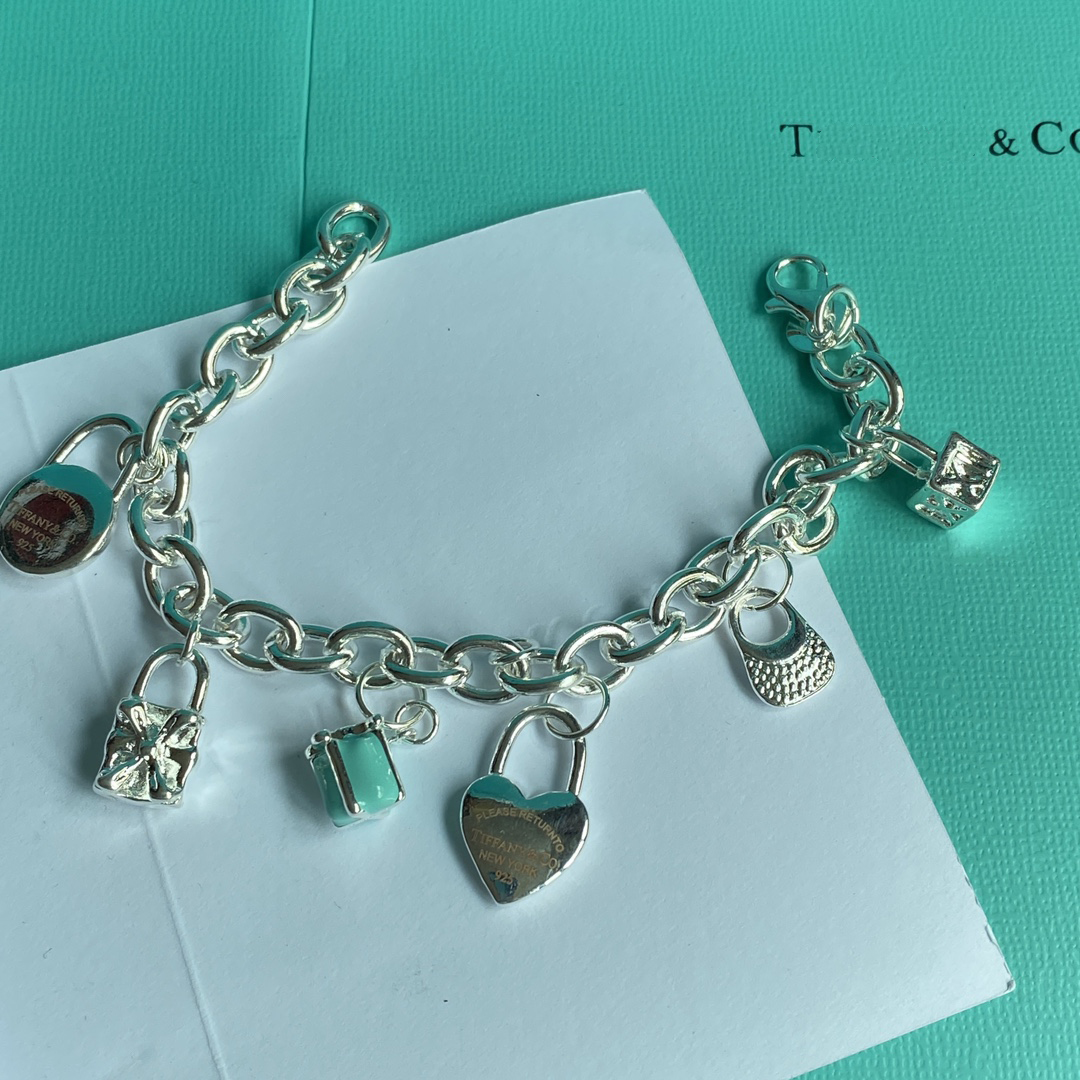 bracelets Designer Designer bracelet luxury bracelet brand woman Jewelrys Bangle High Quality Trendy for Women Men bracelet homme Memorial gift heart classic