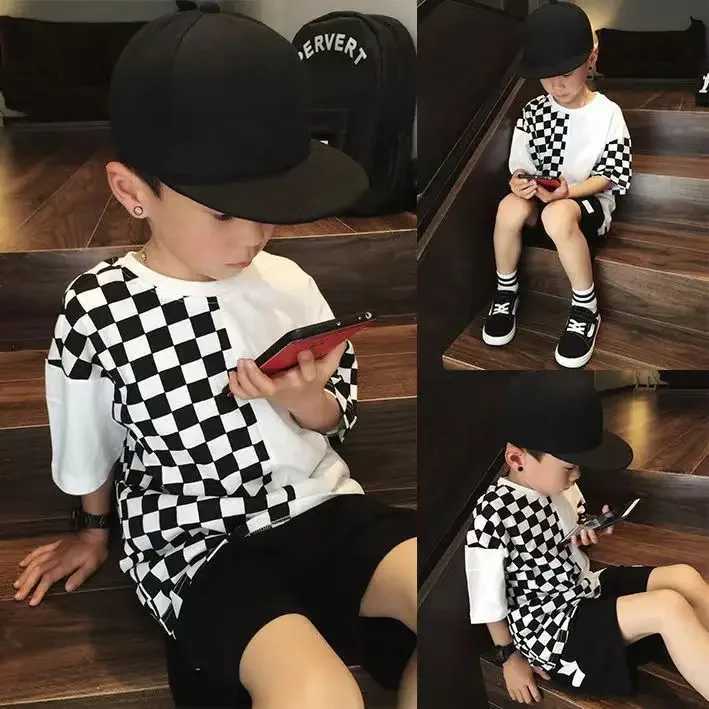 T-shirts Boys Summer Children cotton T-shirt 2024 New Black White Chessboard grid Korean Short sleeve fashion Loose Hip Hop t-shirtL24729