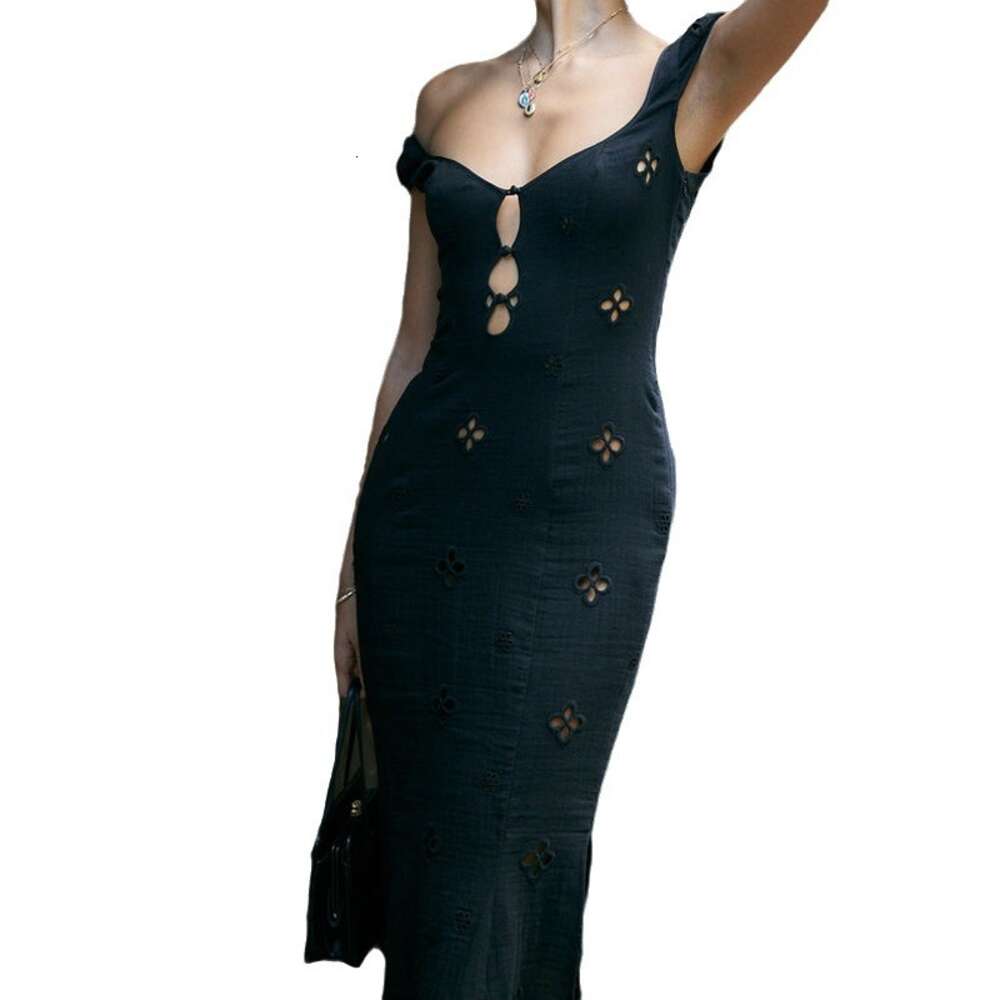 New dress niche Hepburn perforated flower shaped women's clothing design with a medium length fishtail skirt F59148