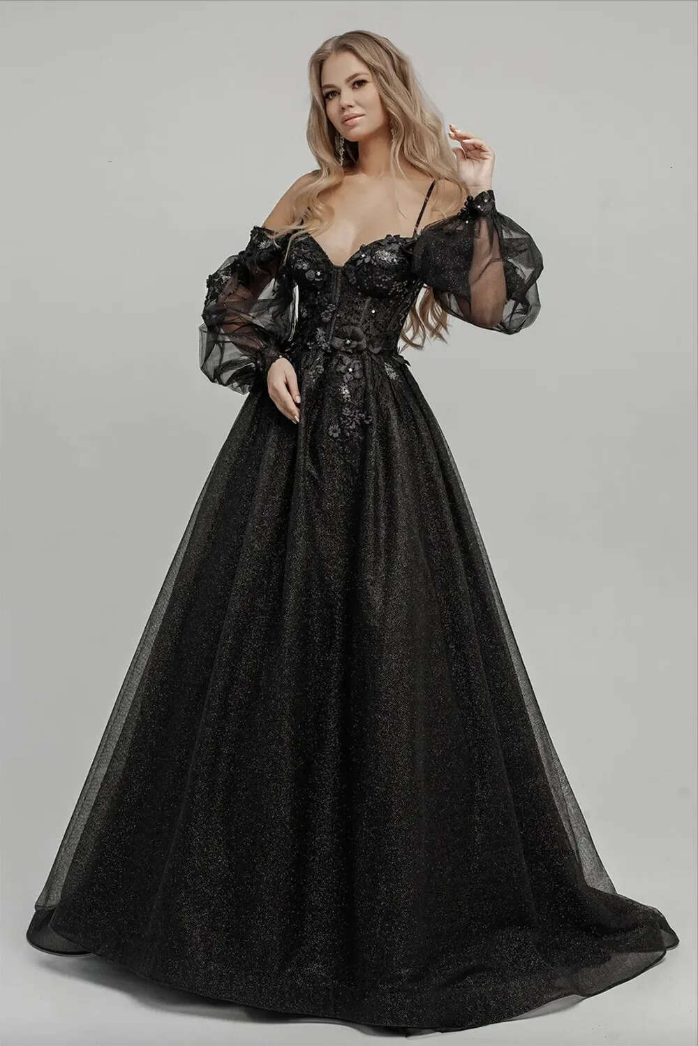 2024 Black Gothic Wedding Dresses Gowns Off the Shoulder Long Sleeves Sequins Tulle Sparkle Goth Bridal Robes With Color Non White 0509