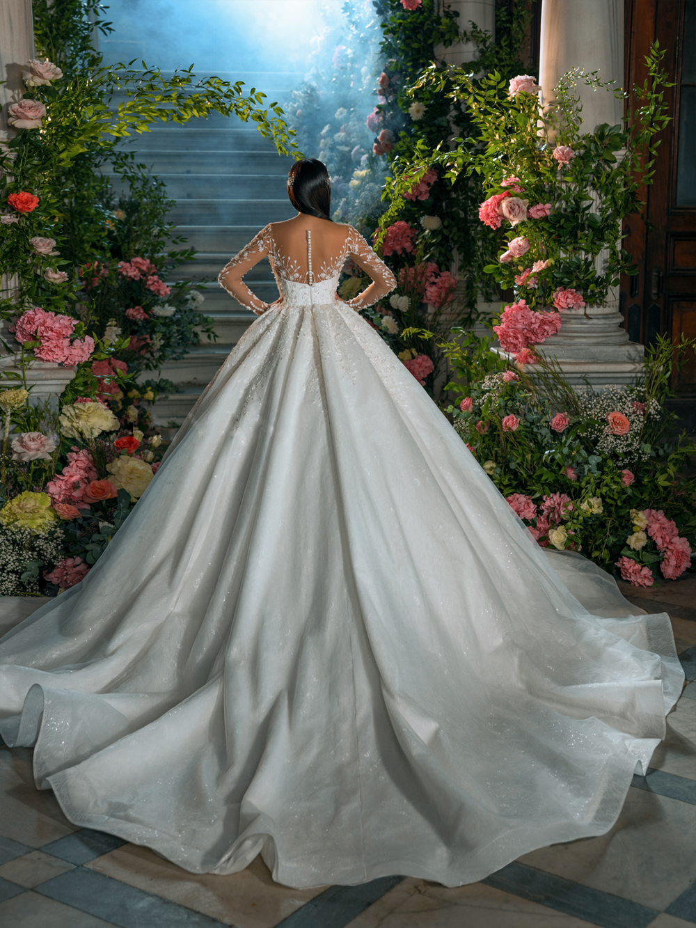 Stunning Lace Sheer V-Neck Ball Gown Wedding Dress Delicate Beading Pearls Lace Full Sleeves Bridal Gowns 2024