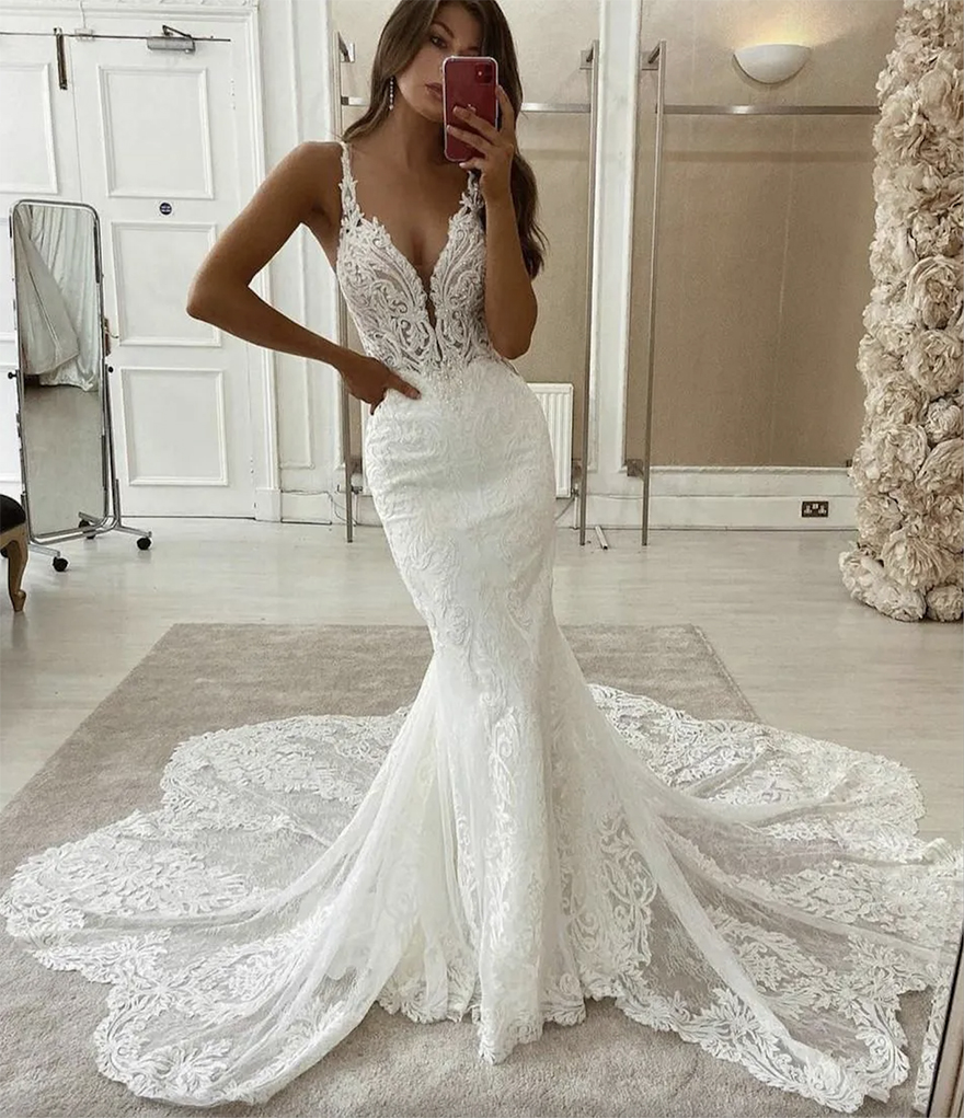 Gorgeous Lace Mermaid Wedding Dresses 2024 Sweep Train Spaghetti Straps Custom Made Plunging V Neck Beach Wedding Gown Vestidos de novia