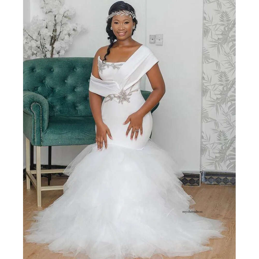 2021 Plus Size Arabic Aso Ebi Sexy Mermaid Crystals Wedding Gowns Strapless Satin Tulle Bridal Dresses ZJ466 0509