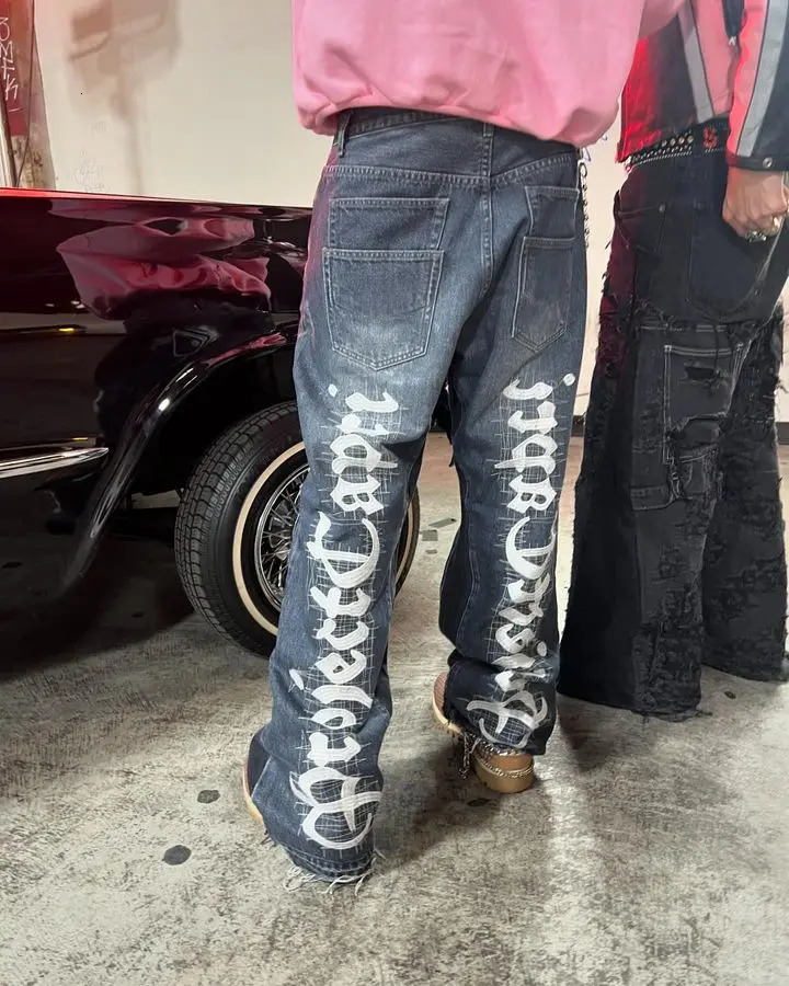 Retro Hip Hop Ripped Baggy Jeans Low Rise Straight Y2k Jeans for Men Letter Pattern Patchwork Denim Trousers Punk Goth Pants 240429