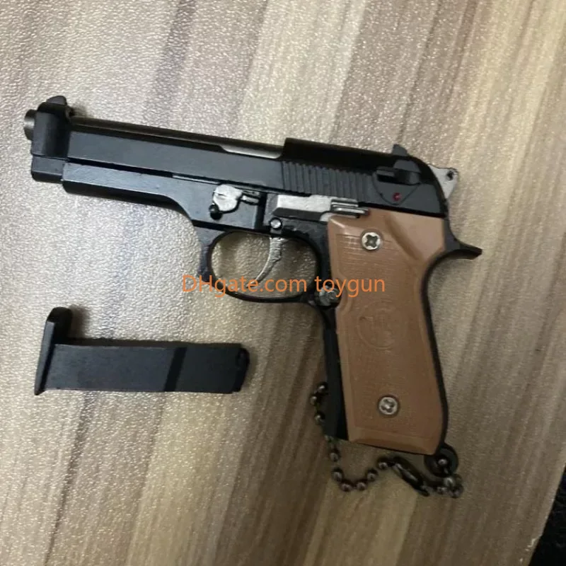 1:3 Scale Alloy M92 Pistol Mini Gun Metal Keychain M92 Pistol Keychain Fidget Toy PUBG Gun Toy Gift Pubg Decoration Toys Gifts for Boys Adult Collecti
