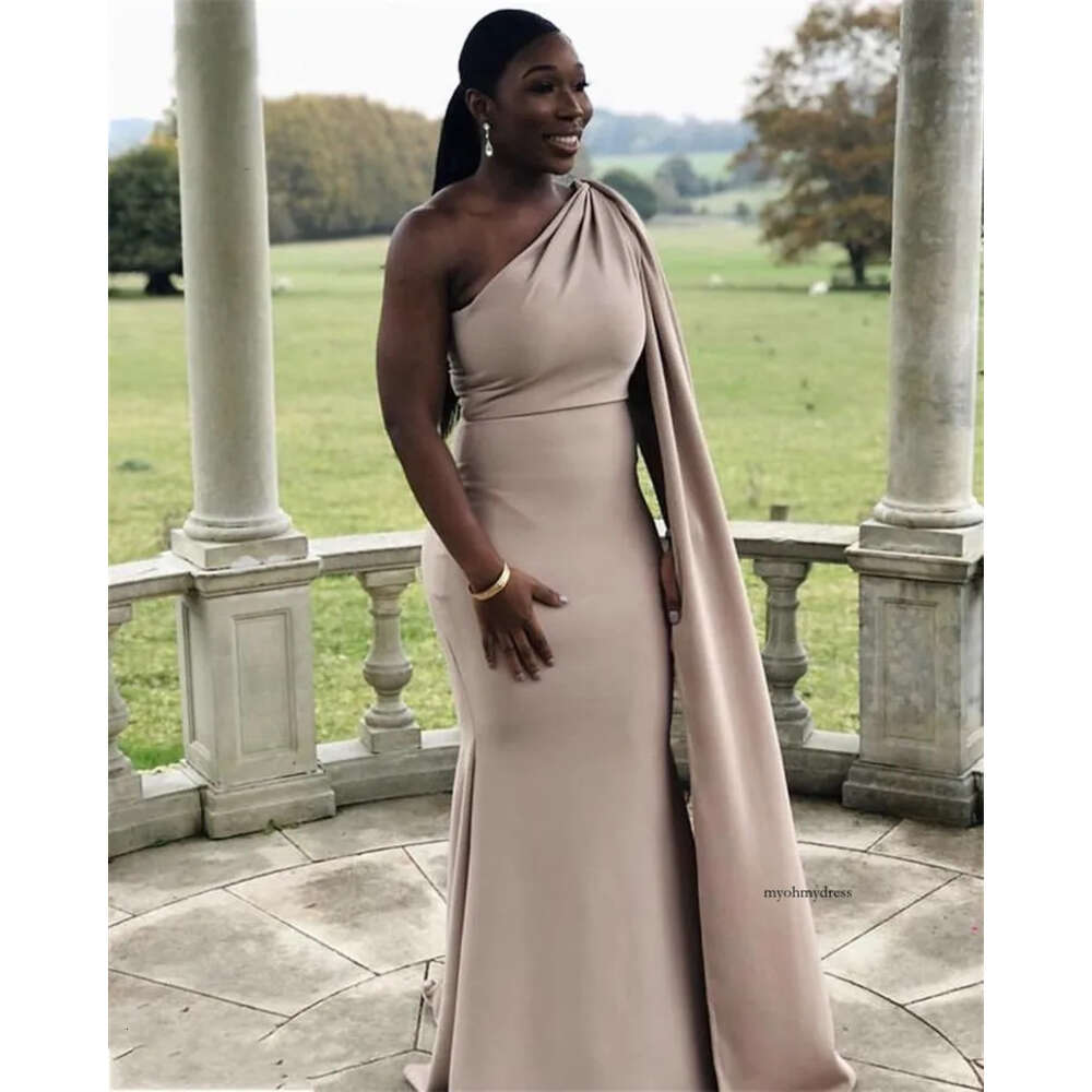 2022 Sexy Champagne Nude Mermaid Bridesmaid Dresses For Weddings With Cape African One Shoulder Plus Size Party Sweep Train Maid of Honor Gowns Zipper