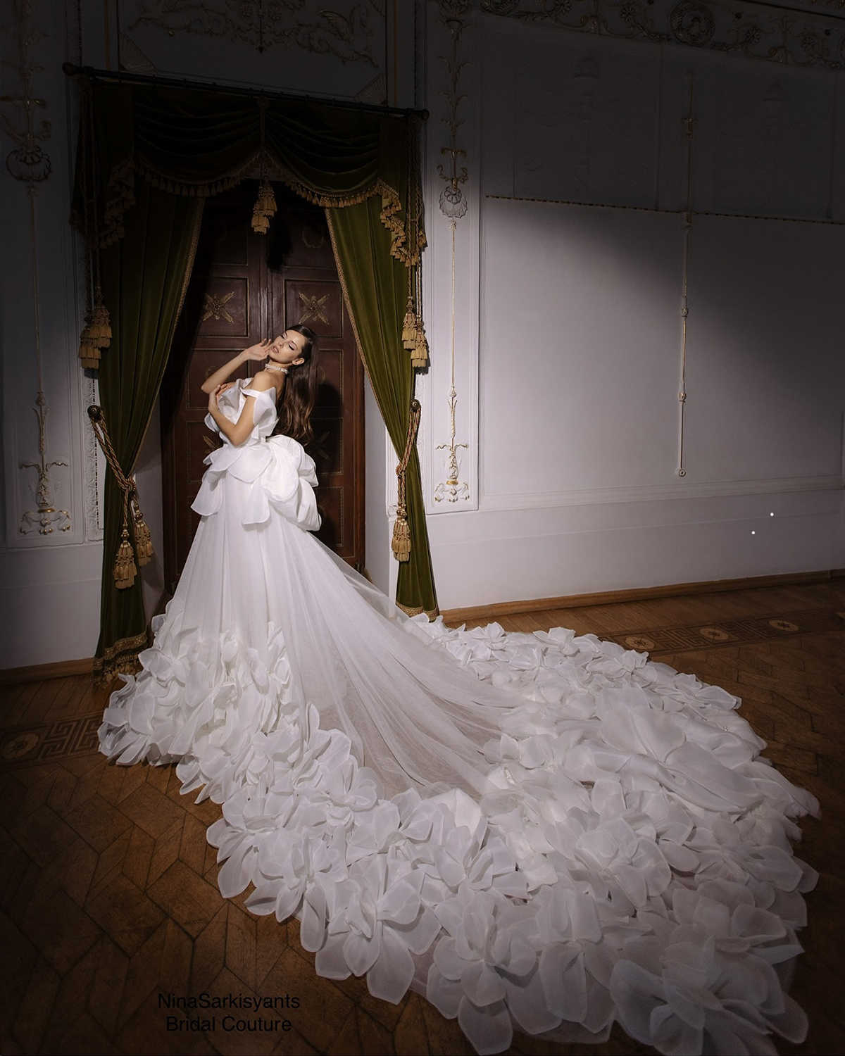 Designer Mermaid Wedding Dresses Satin Tulle Decoration Pleat Tiered Strapless Soft Court Gown Backless Custom Made Plus Size Bridal Gown Vestidos De 