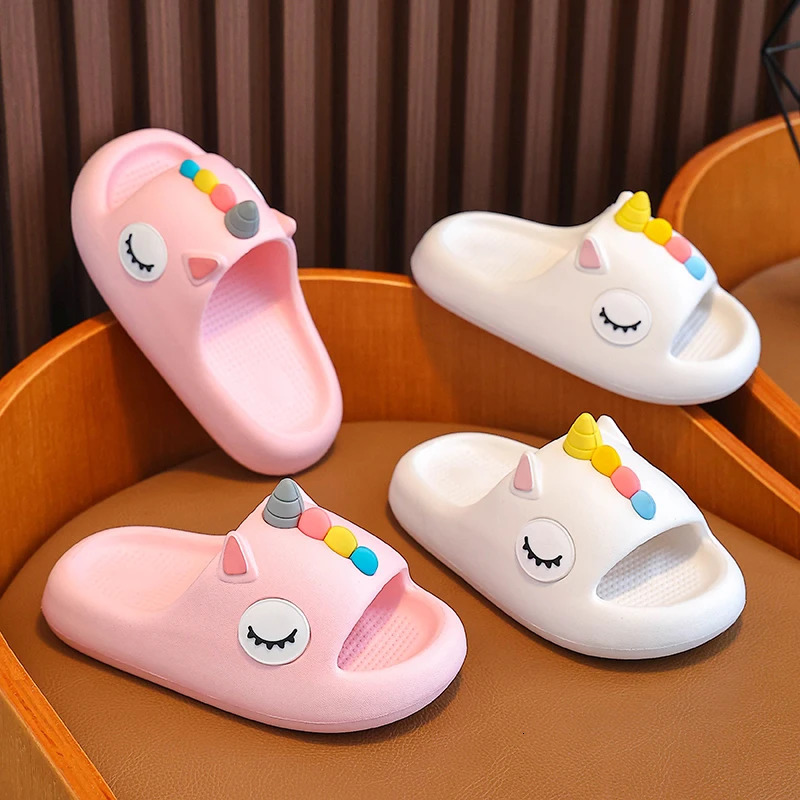Summer Beautiful Cute Cartoon Colt Slippers Childrens NonSlip Soft Sole Sandals Boys Girls Home Slides For Kids Shoes 240509
