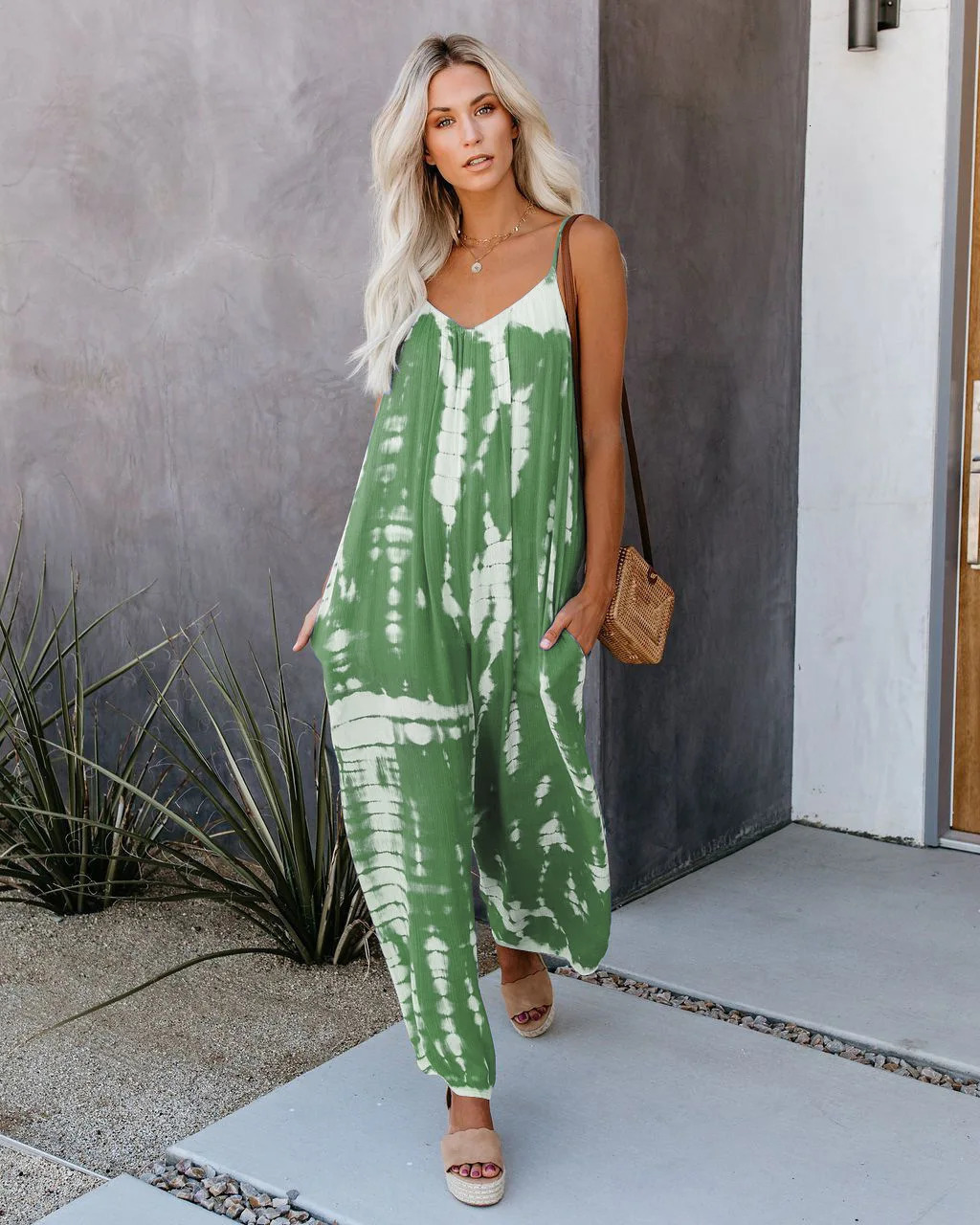 Jumpsuit womens clothing Russian European and American suspender sexy wide leg pants 240423