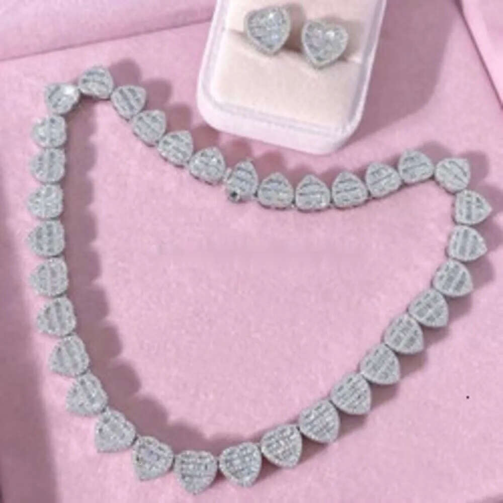 Women Heart-shaped Necklace Fine Jewelry Fashion Sier Iced Out Dia Vvs Moissanite Hip Hop Cuban Chain