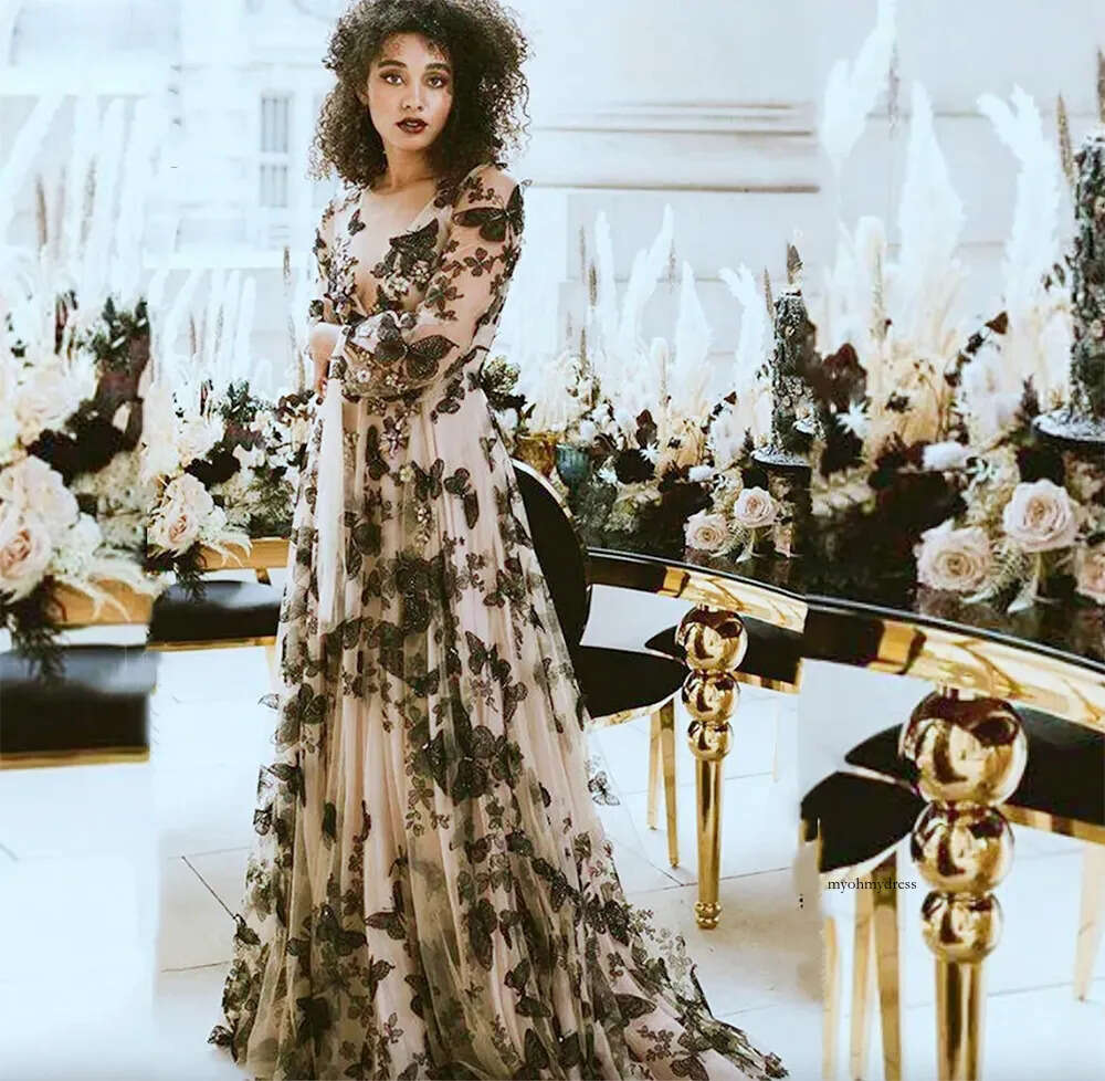 Gothic Apricot And Black Butterfly Lace Wedding Dress Long Sleeve Sheer V-Neck A Line Country Bridal Gowns 2023 Retro Vintage Bride Dresses Robe de Ma