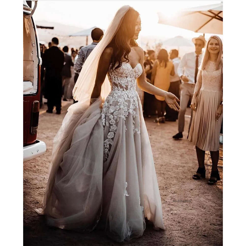 Sheer Lace 3D Flowers Applique Wedding Dresses Strapless Tulle Dark Grey Beach Boho Bridal Gowns with Crystals 0509