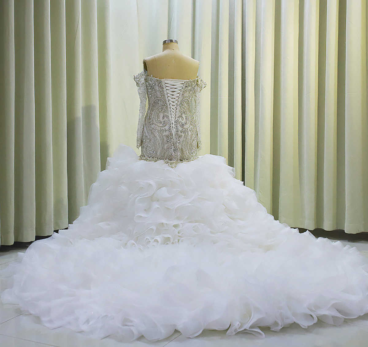Luxury Mermaid Wedding Dresses Appliques Bead Crystal Lace Design Detachable Train Tulle Pleat Tiered Custom Made Plus Size Bridal Gown Vestidos De No