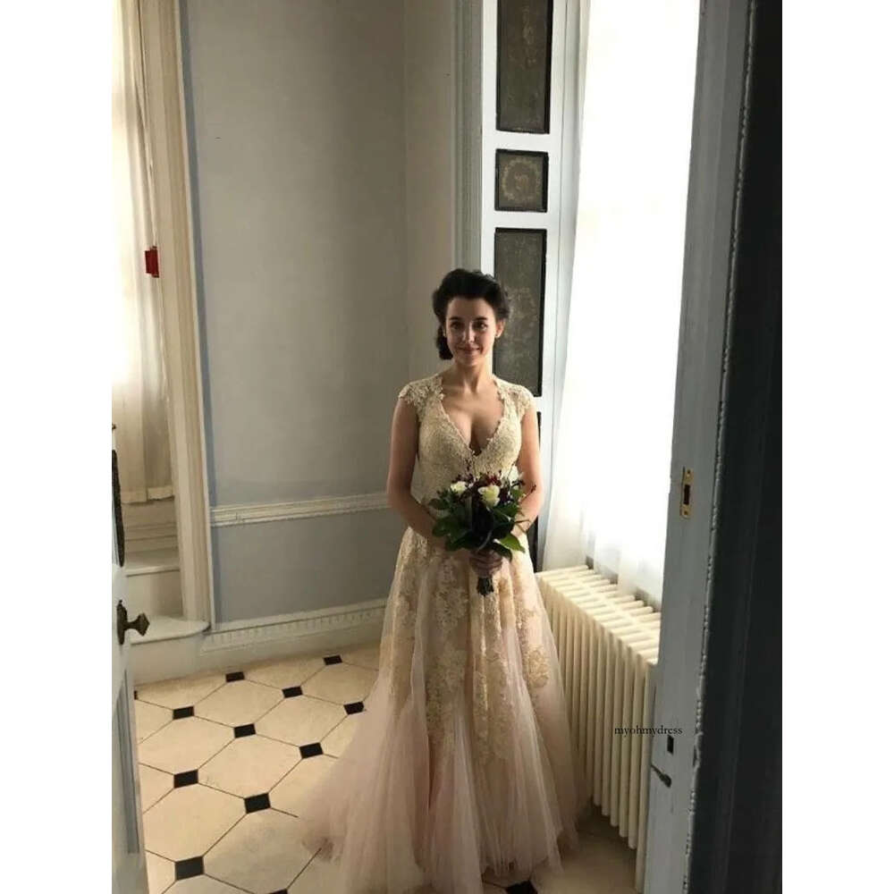 Romantic Lace Applique Dresses 2019 Plunging Neckline Bohemian Country Bridal V Neck Wedding Gowns Soft Tulle Floor Length 0510