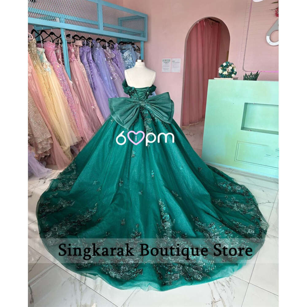 Hunter Green 2024 Princess Quinceanera Dresses With Bow Ball Gown Beaded wers Appliques Crystals Sweet 16 Dress Vestidos