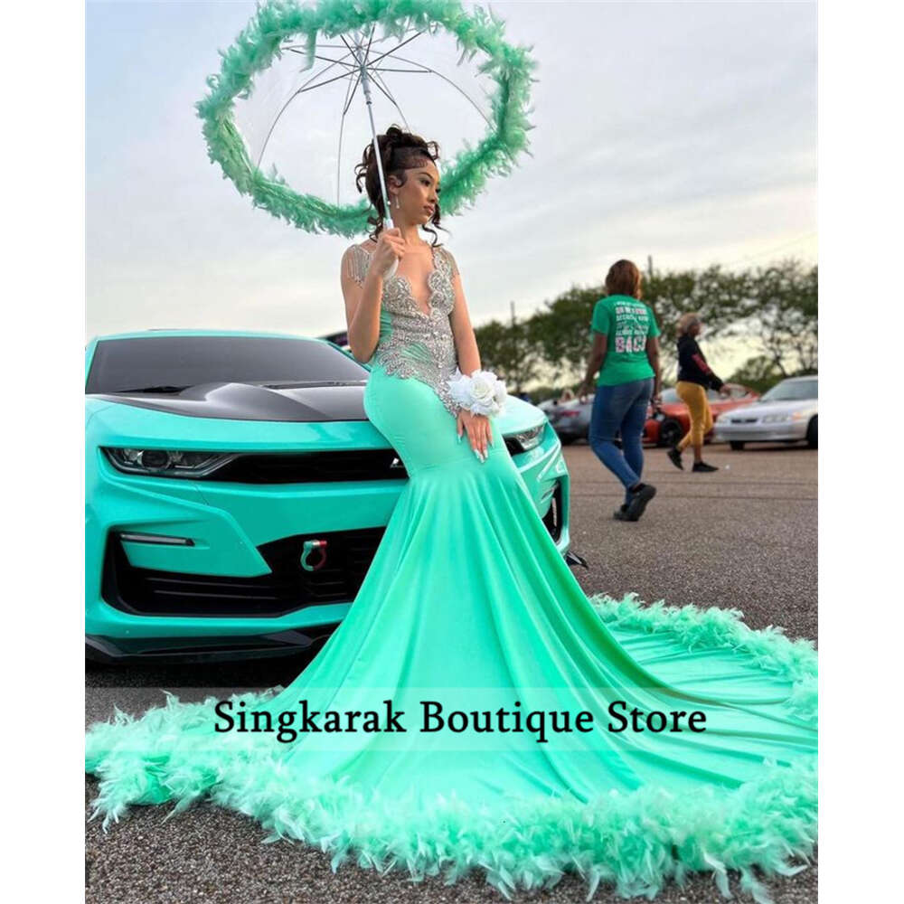 Arrival New Green Long Prom Dress Veet Beads Crystals Rhies Feathers Tassels Birthday Party Special Reception Robe