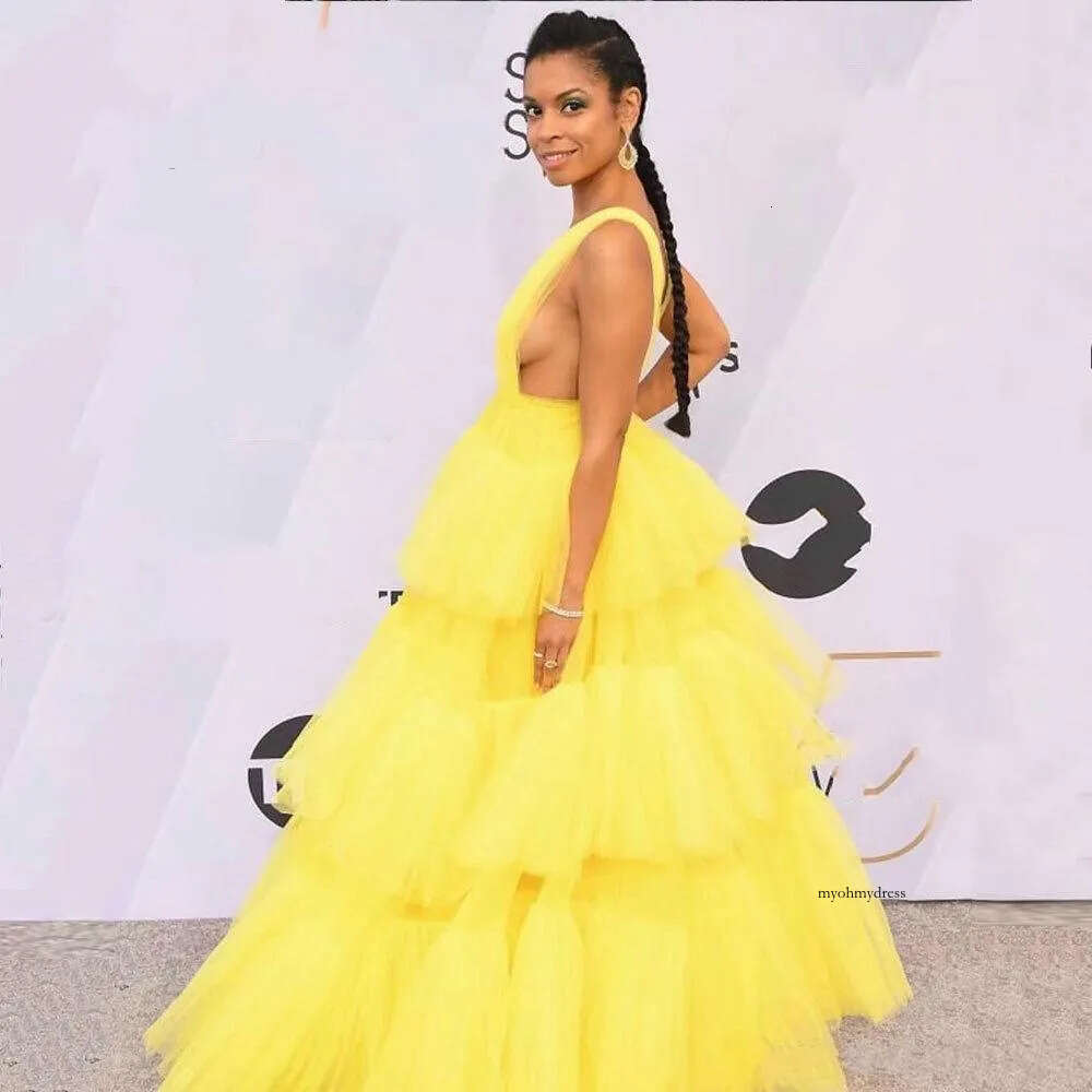 Red Carpet Prom Yellow Evening Dresses Deep V Neck Tulle Vestidos De Fiesta Tiered Cutaway Sides Cheap Party Dress P20 0510