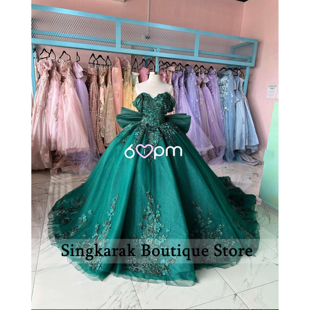 Hunter Green 2024 Princess Quinceanera Dresses With Bow Ball Gown Beaded wers Appliques Crystals Sweet 16 Dress Vestidos